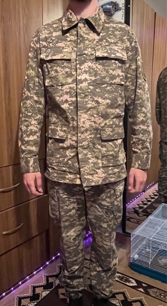 Продам мужскую форму