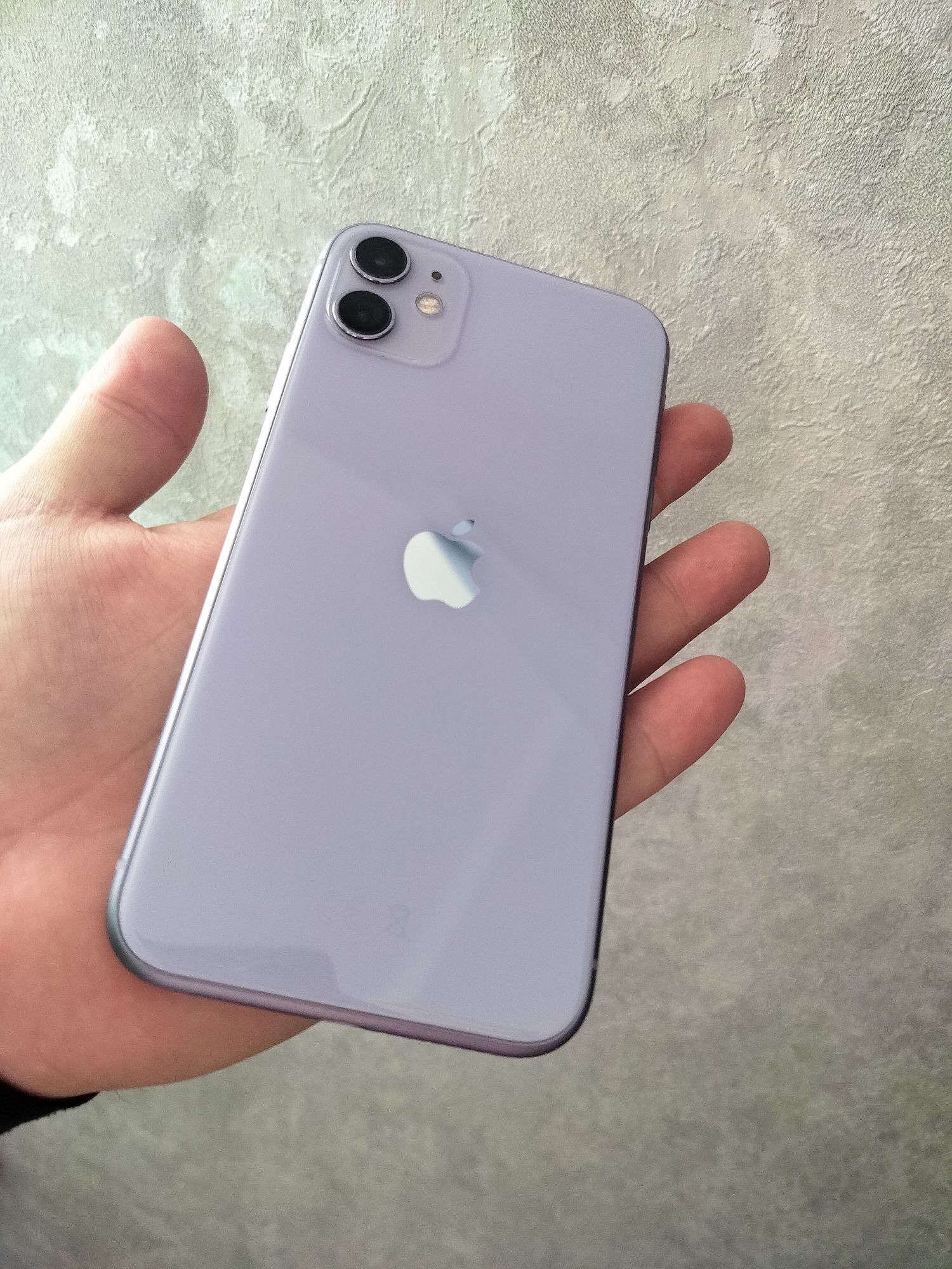 iPhone 11 в идеальном состоянии