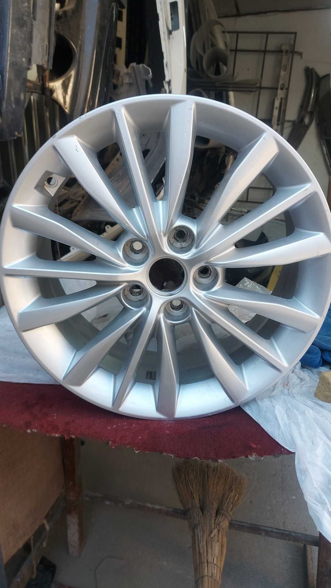 Титанка от Kia K7 родня Хундай  1шт