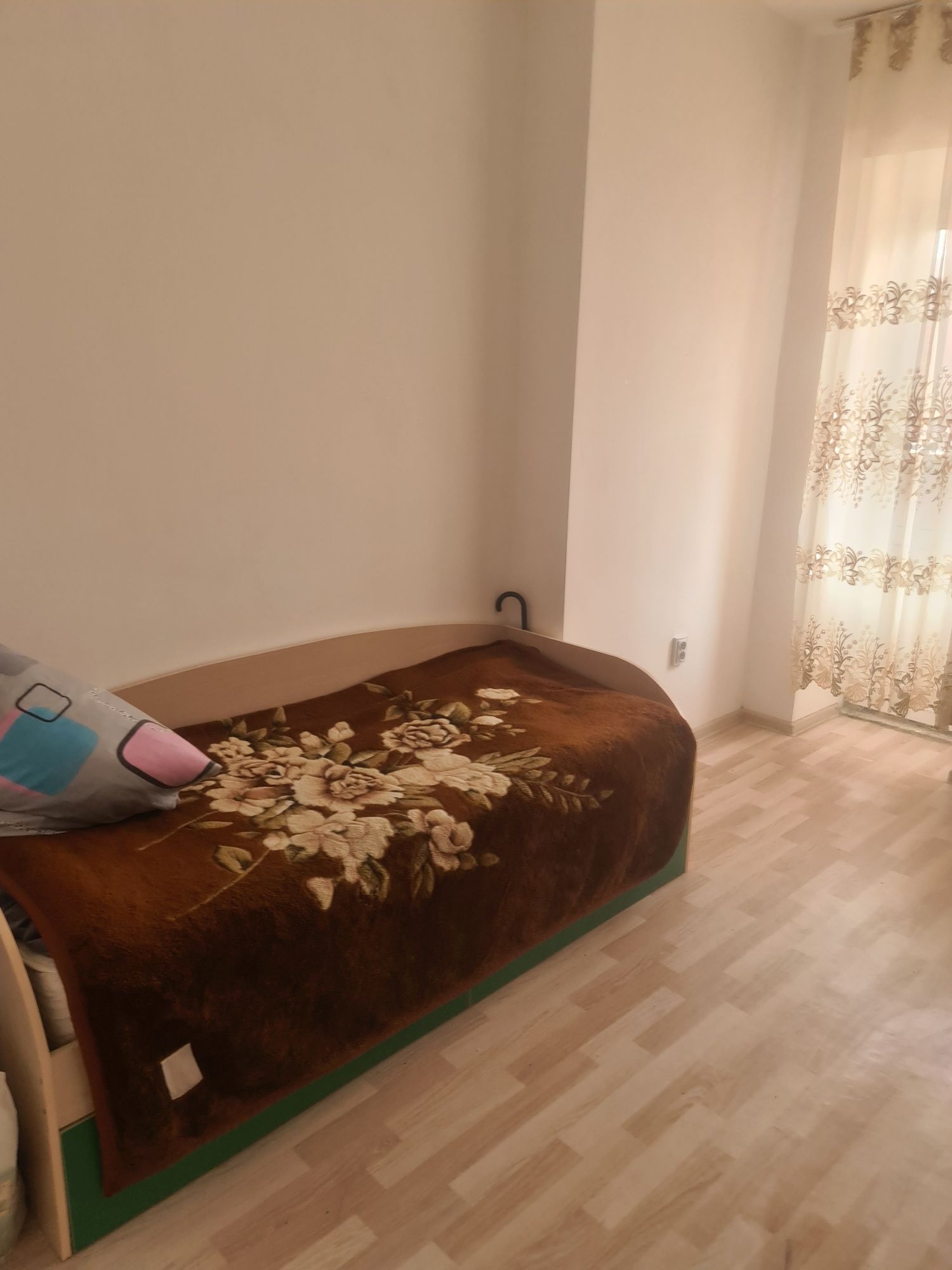 Сдам комнату   2 м порядочным девушкам