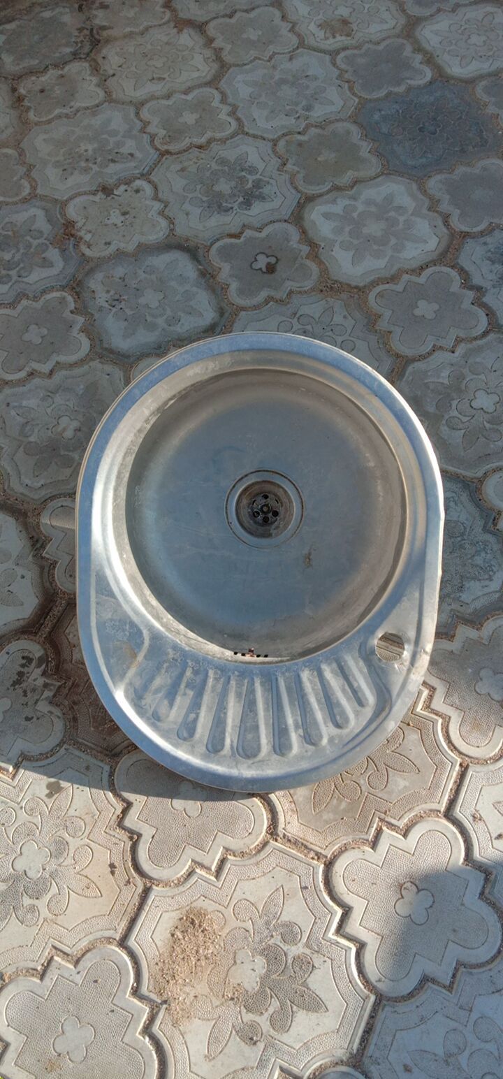 Продам сушилку в ванную,и то что на фото все