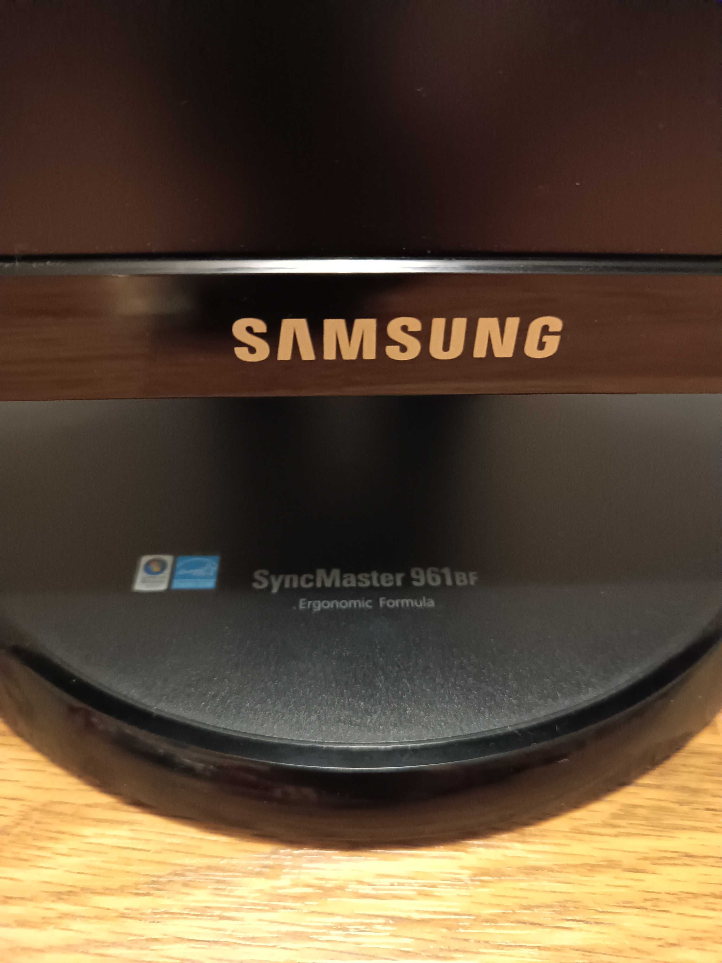 Продаю монитор Samsung Syncmaster 961BF