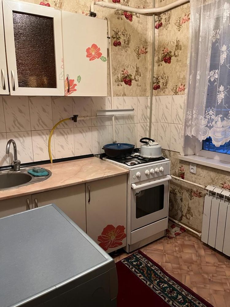 Квартира аренда посуточно и почасовой 18 мкрн 7500
