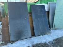 Продам металлические двери в отличном состоянии