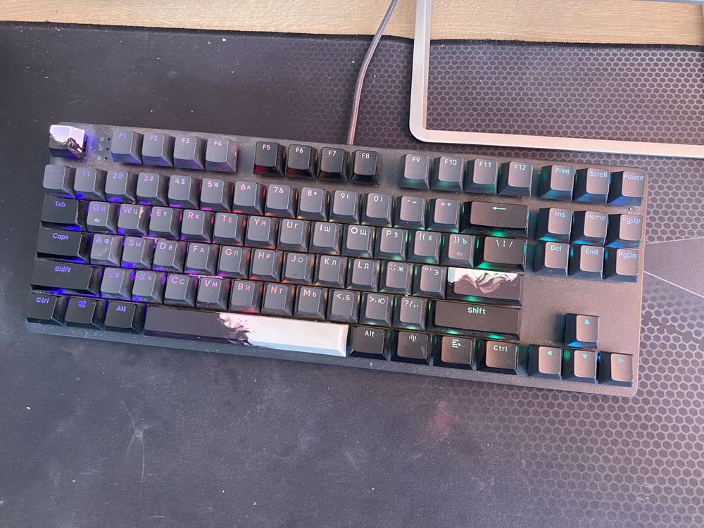 Red square keyrox tkl equinox