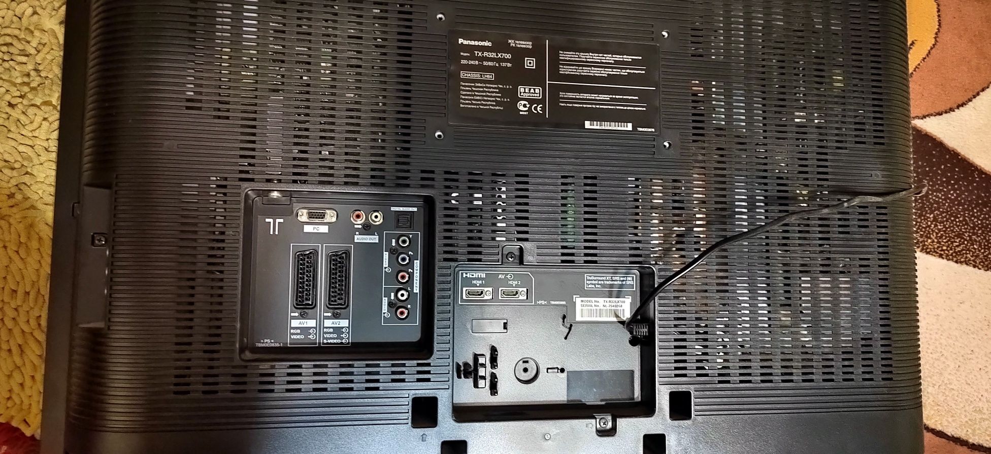 Продам телевизор Panasonic TX-R32LX700 б/у в отличном состоянии.