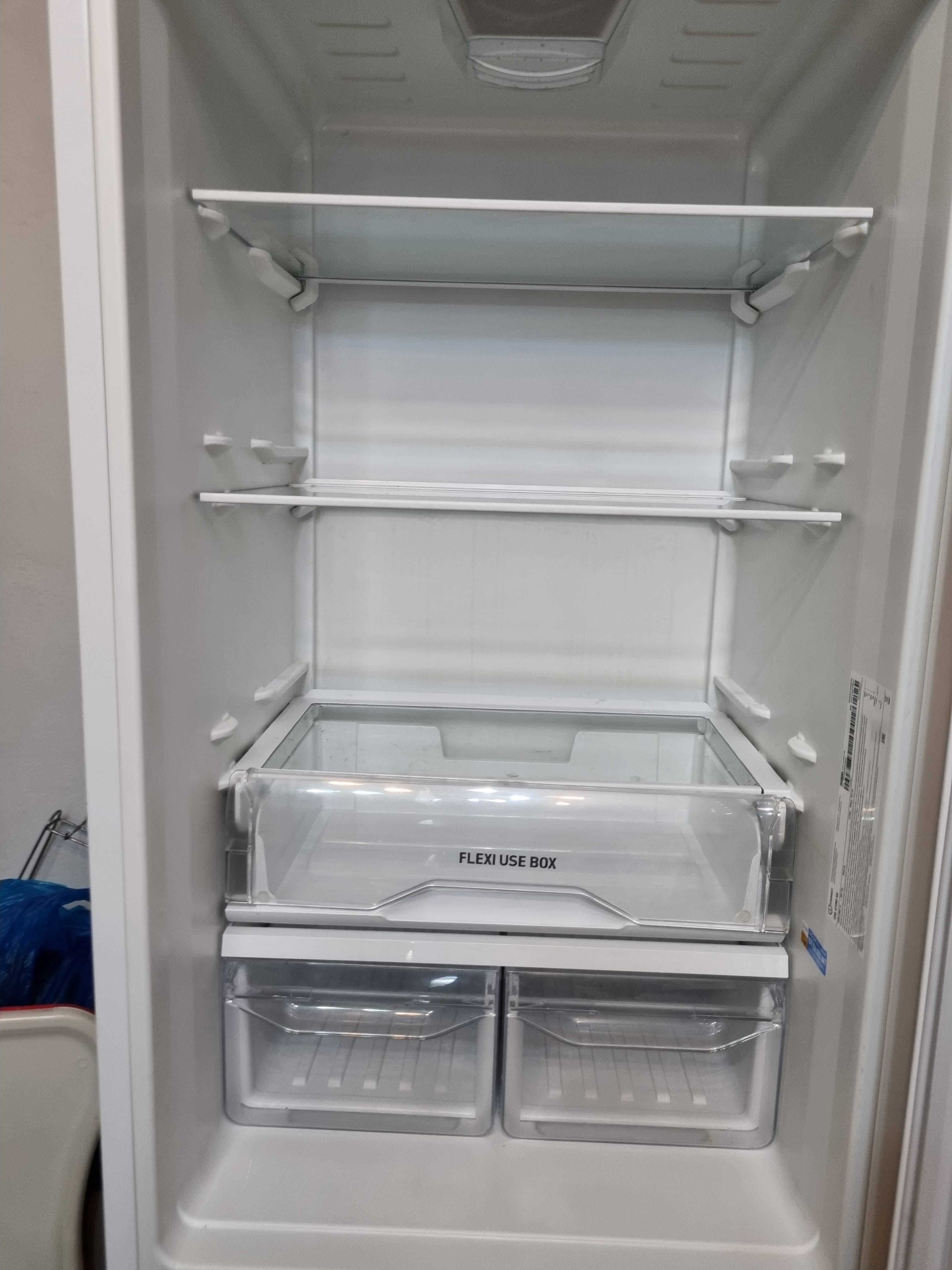 Холодильник indesit