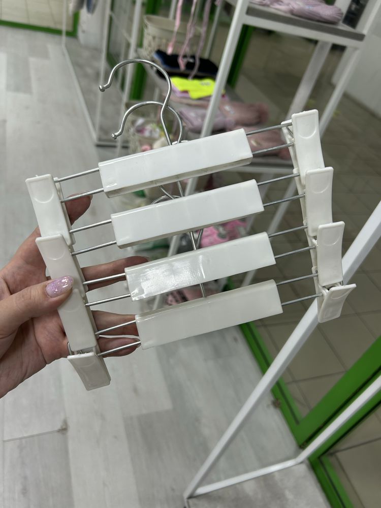 Продам вешалки..