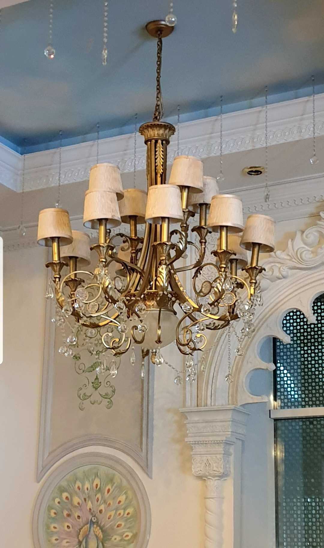 Продам много разных люстр и бра