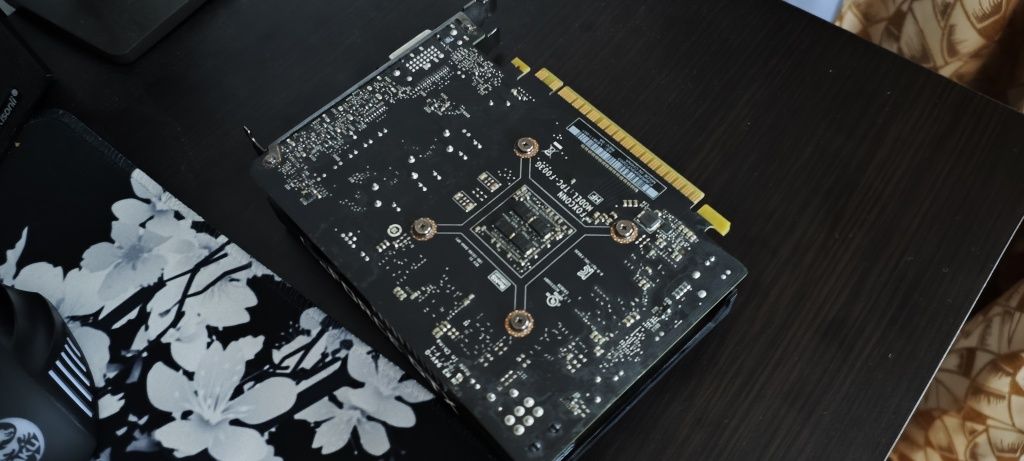 Продаю видеокарту HP GeForce GTX 1650 SUPER  на 4гб