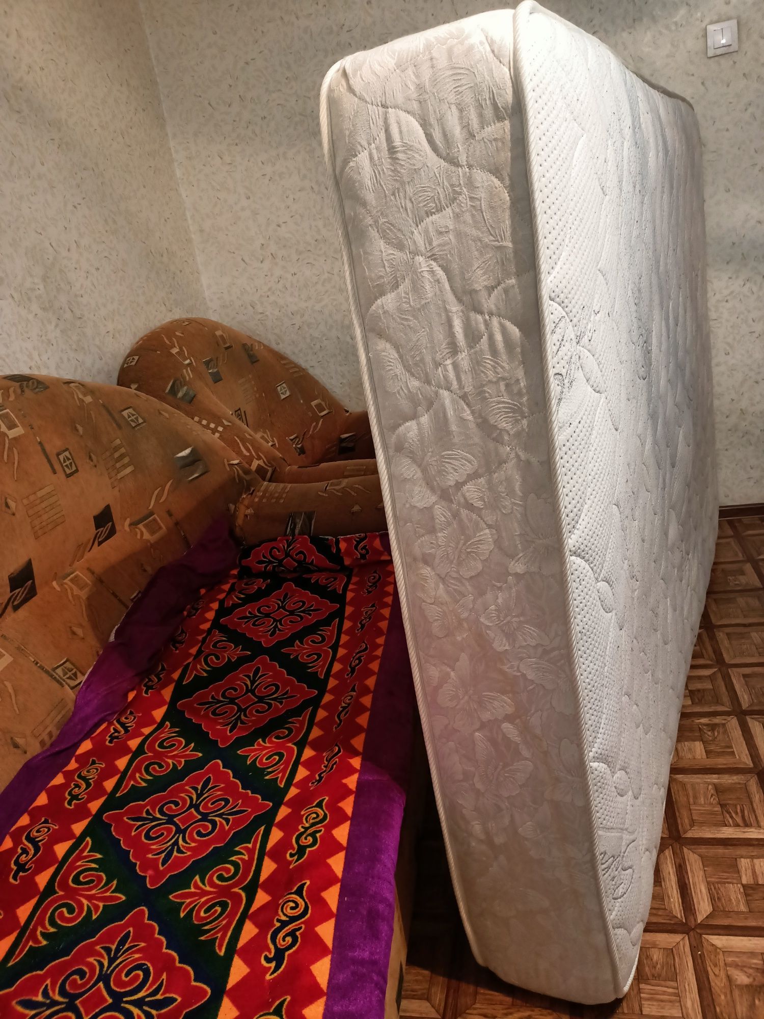Продам матрас 200х160 б/у