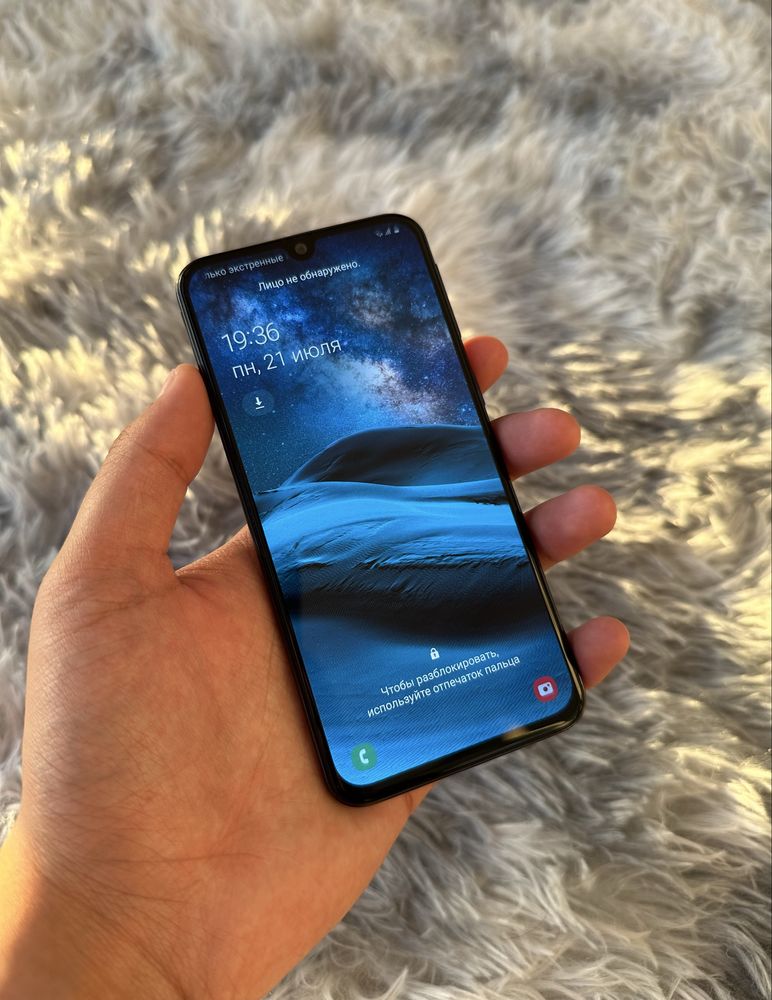 Samsung Galaxy A40 64gb в идеальном состоянии