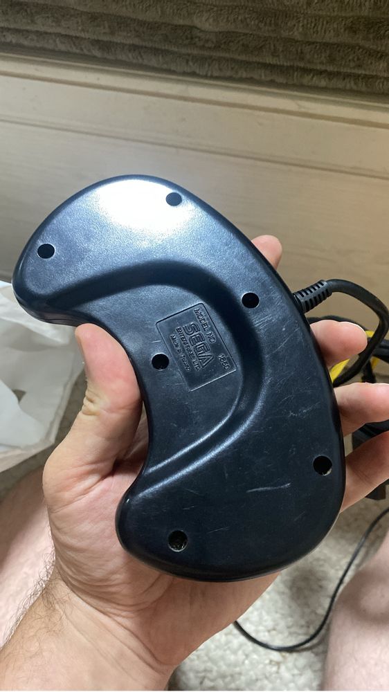 Продам оригинальный Sega Genesis 1 геймпад.