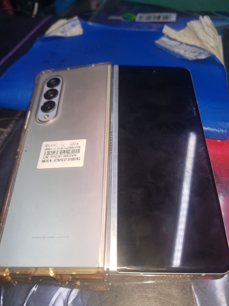 Продам самсунг z fold3 5g