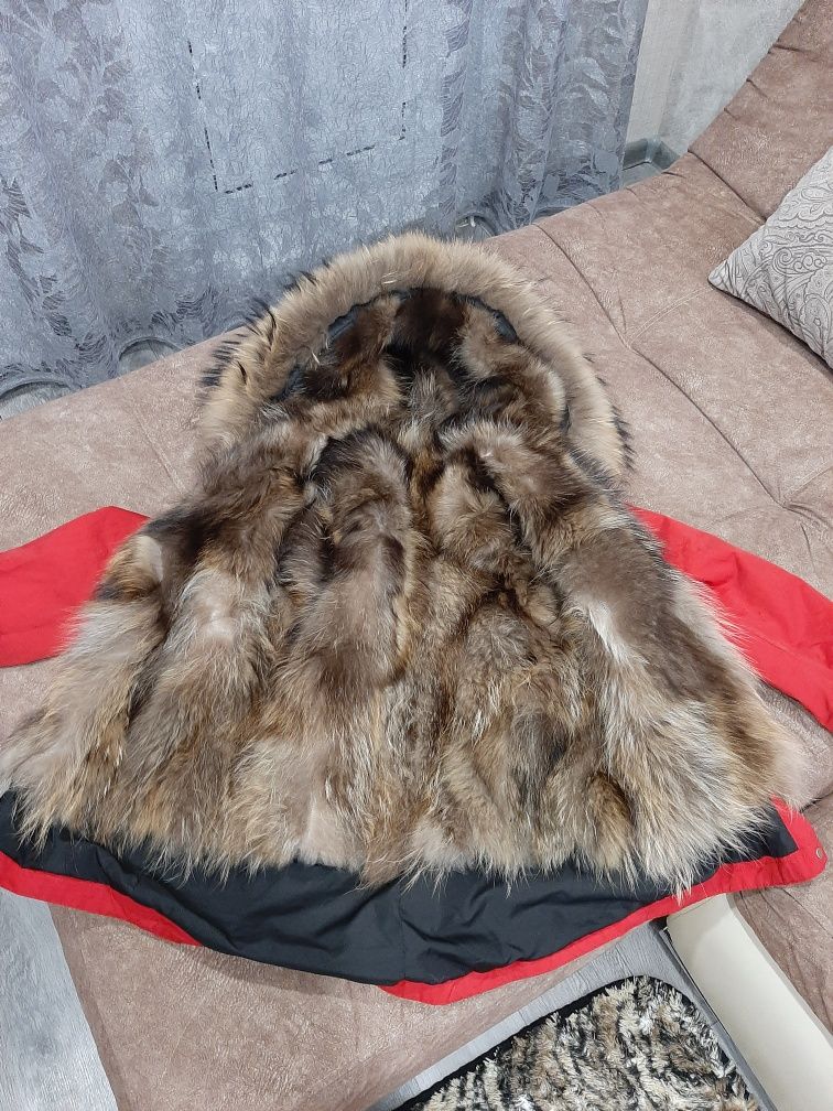 Продам новую детскую парку!