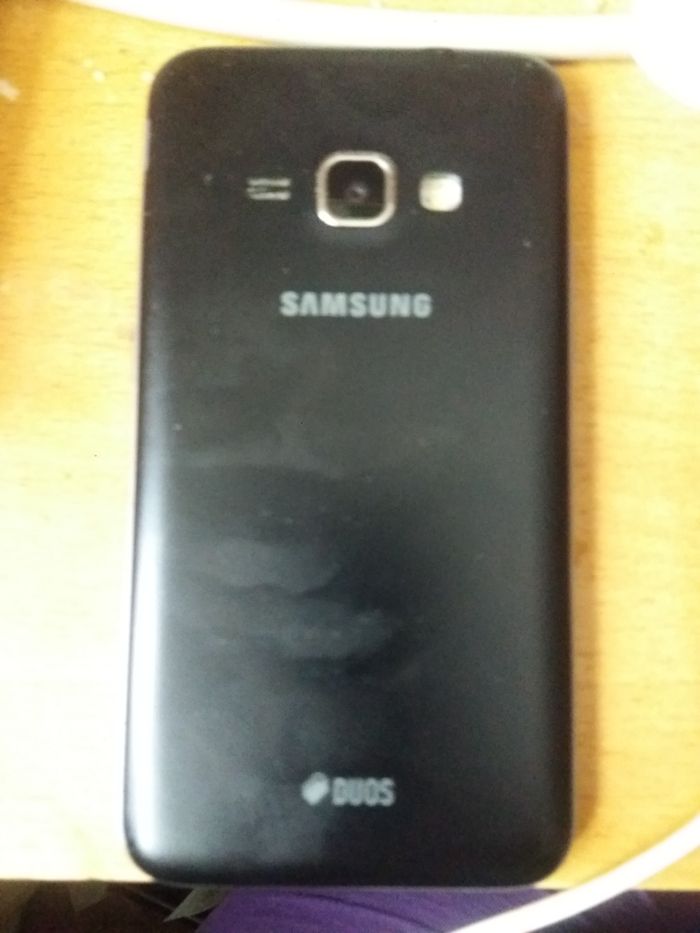Samsung galaxy J1 2016 требует ремонта замены экрана