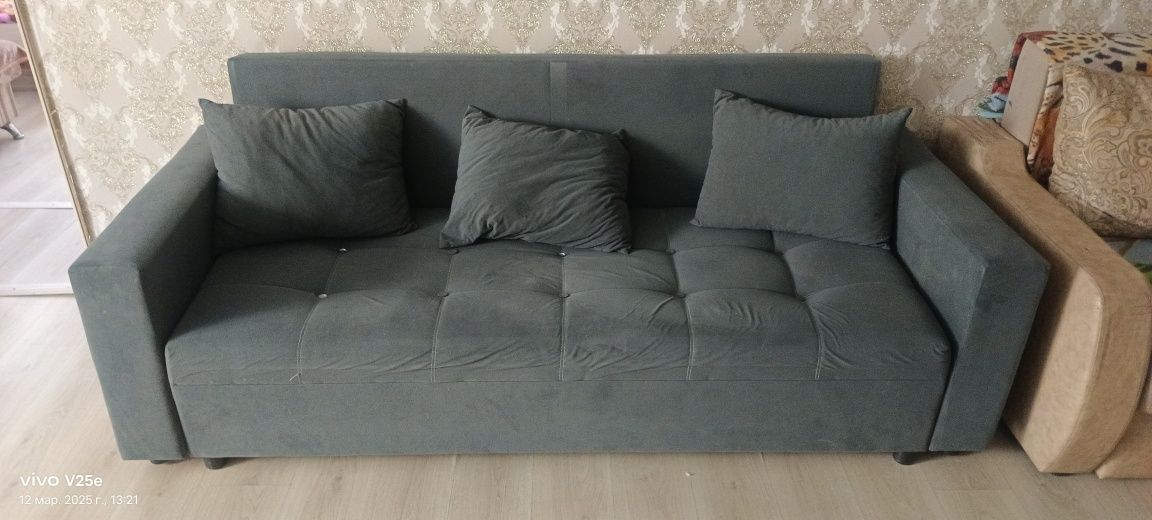 Продам срочно диван