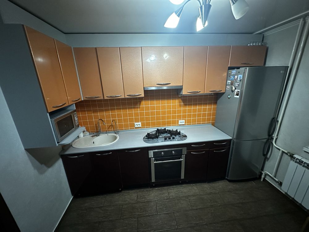 Продам кухню со встроенной техникой
