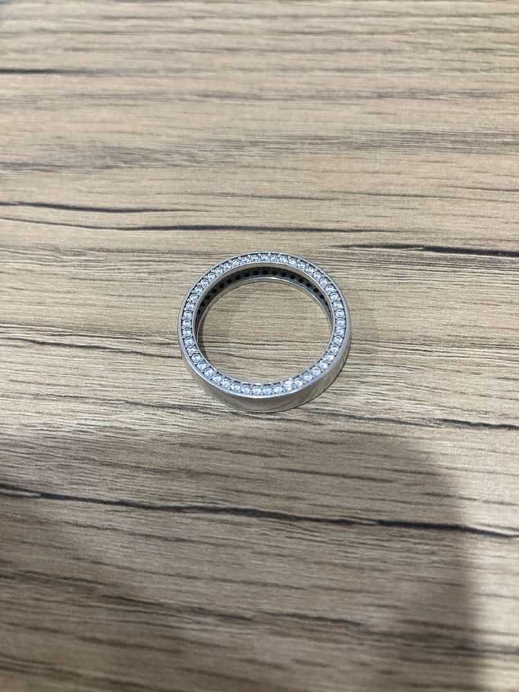 Продам кольцо серебряное