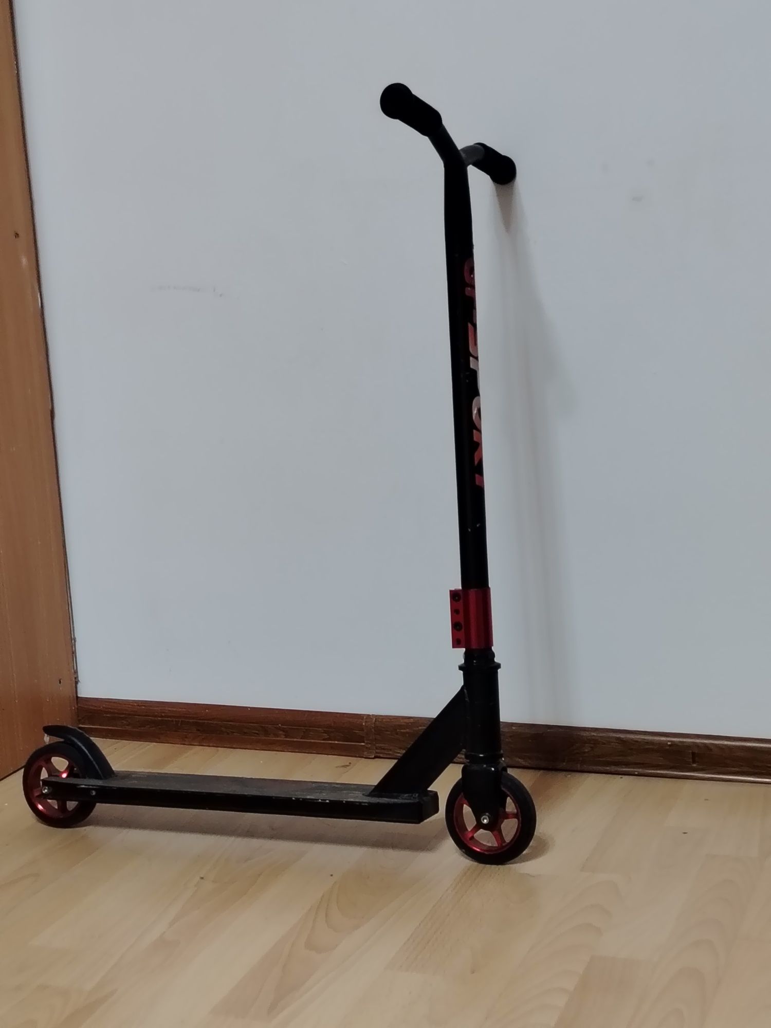 Продам трюковой самокат