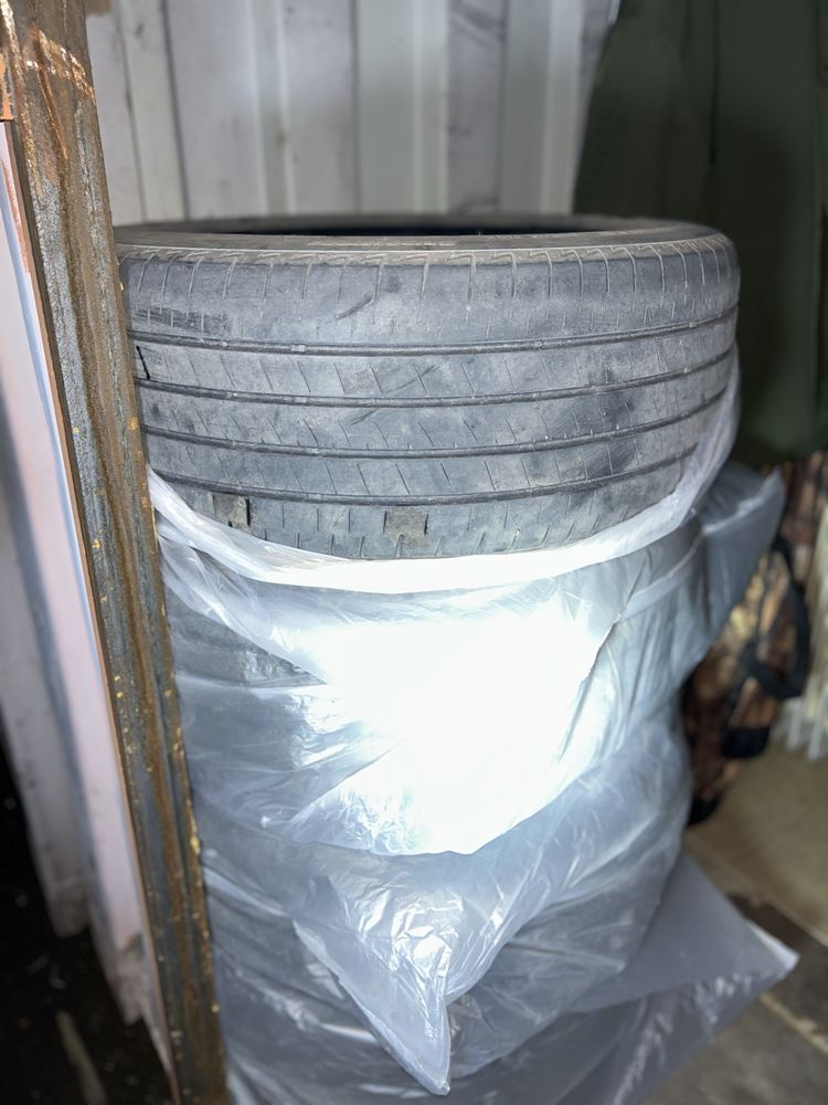 Продам шины Bridgestonе Turanza 235х45х18