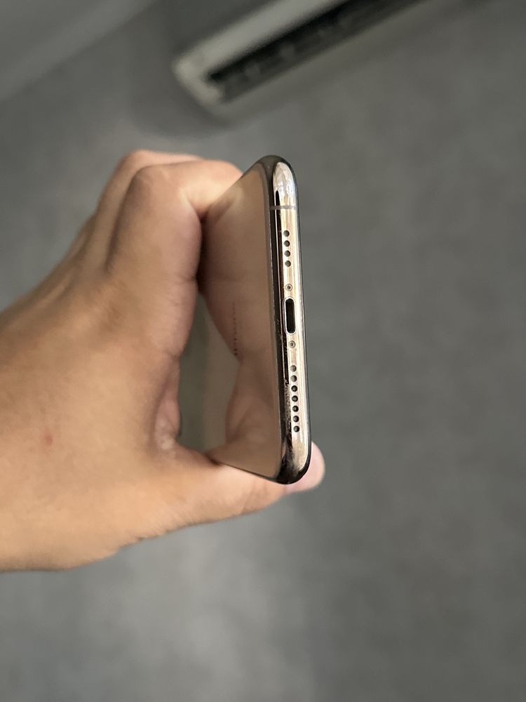 Продам Iphone XS Max золотистого цвета