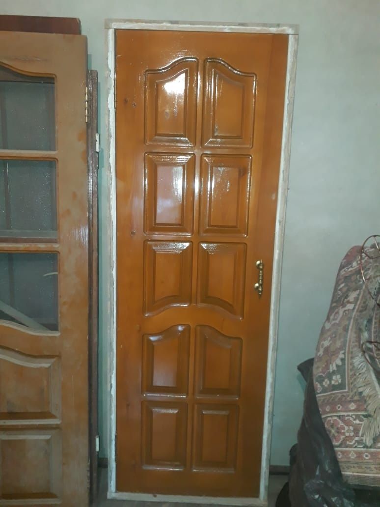 Продам двери деревянные