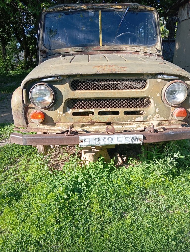 Продам два Уаза 469