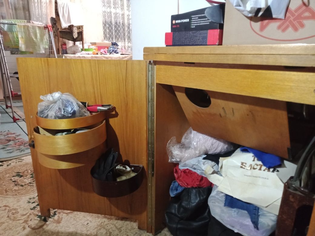 Продам швейную машину ножная.