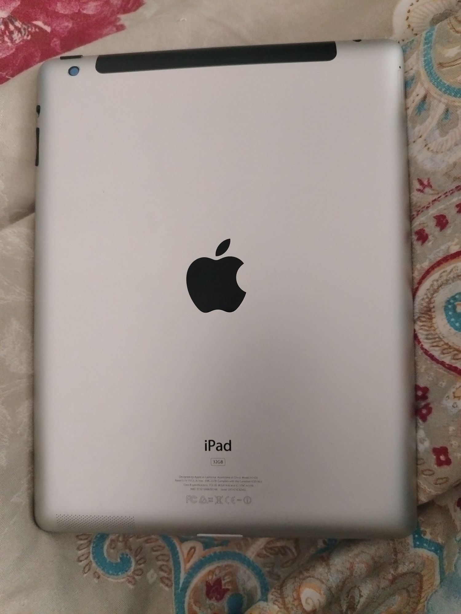 Продаю ipad старенький