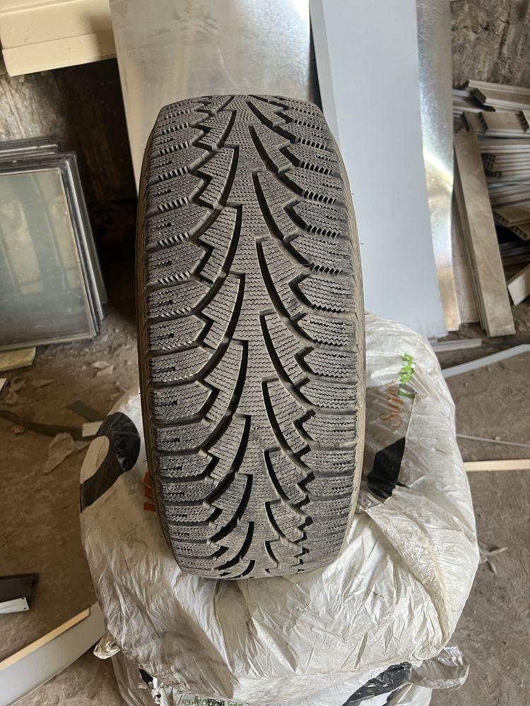 Зимние шины Nokian 225/60R16