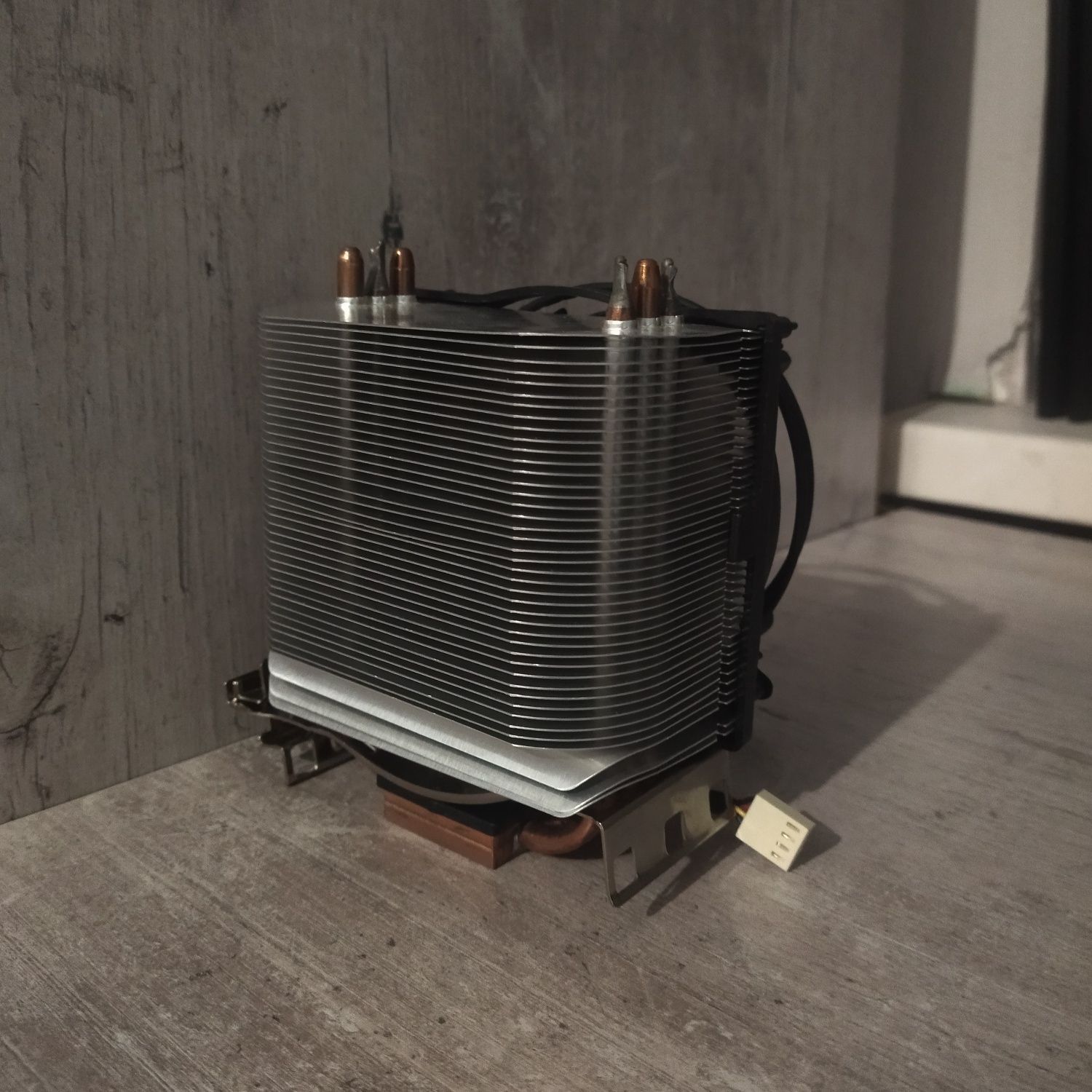 ARCTIC Freezer 64 Pro