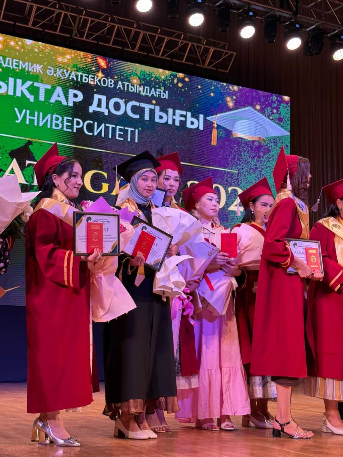 Прокат (аренда) мантия шымкент (для выпускников)