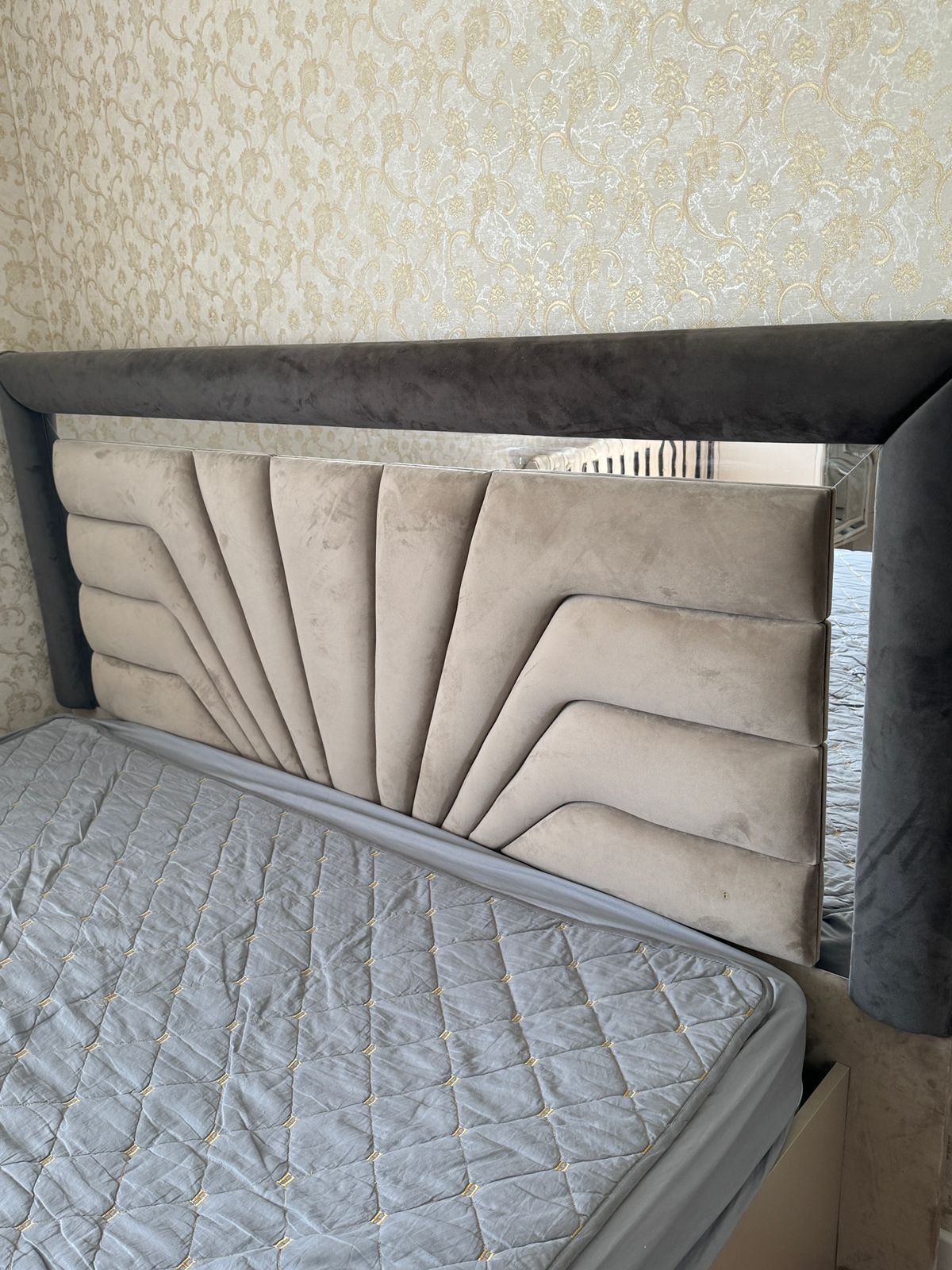 Продается спальный диван