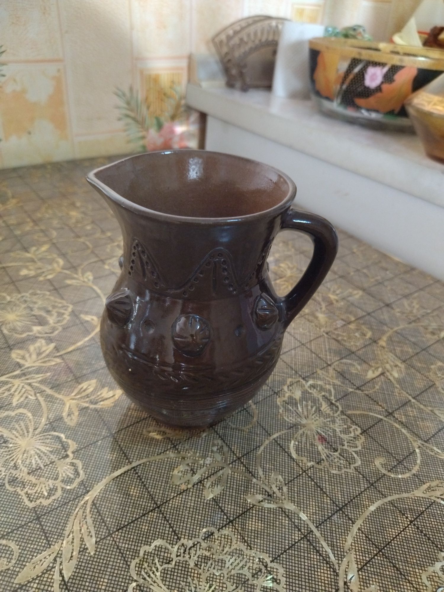 Молочник, чайный сервиз, ваза