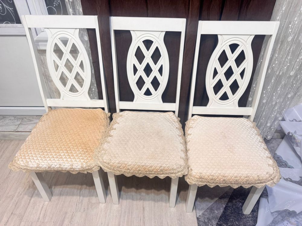 Продам стол со стульями 6шт