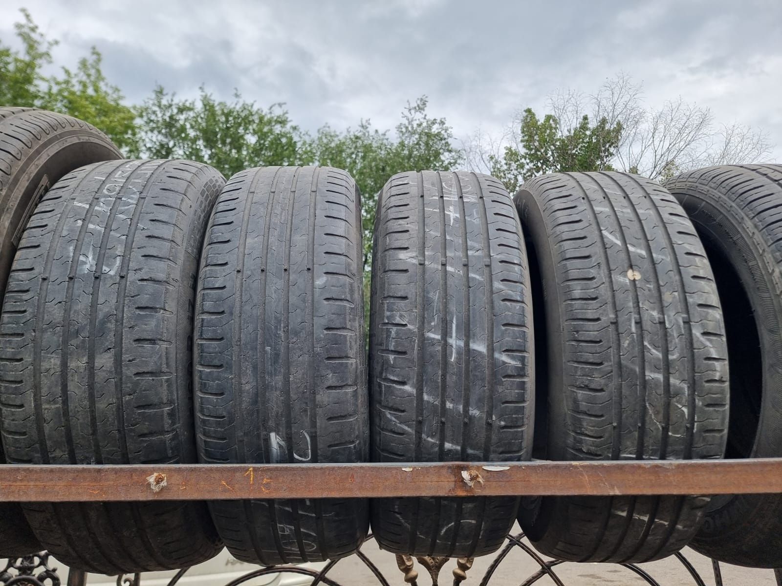 215/60/17 Continental