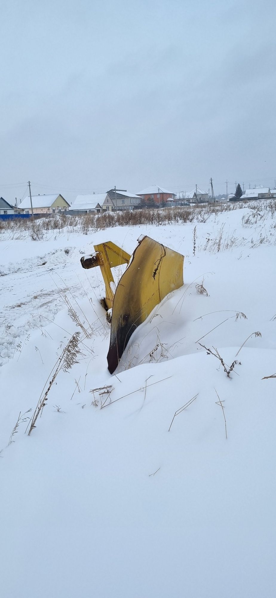 Продам снегоуборочный Отвал  на 2 куб погрузчик