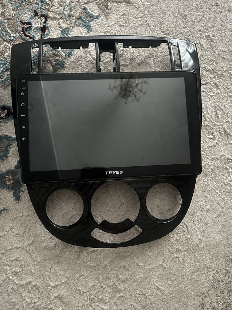 Teyes cc2 plus. Отличном состоянии. С рамкой для лачетти джентра