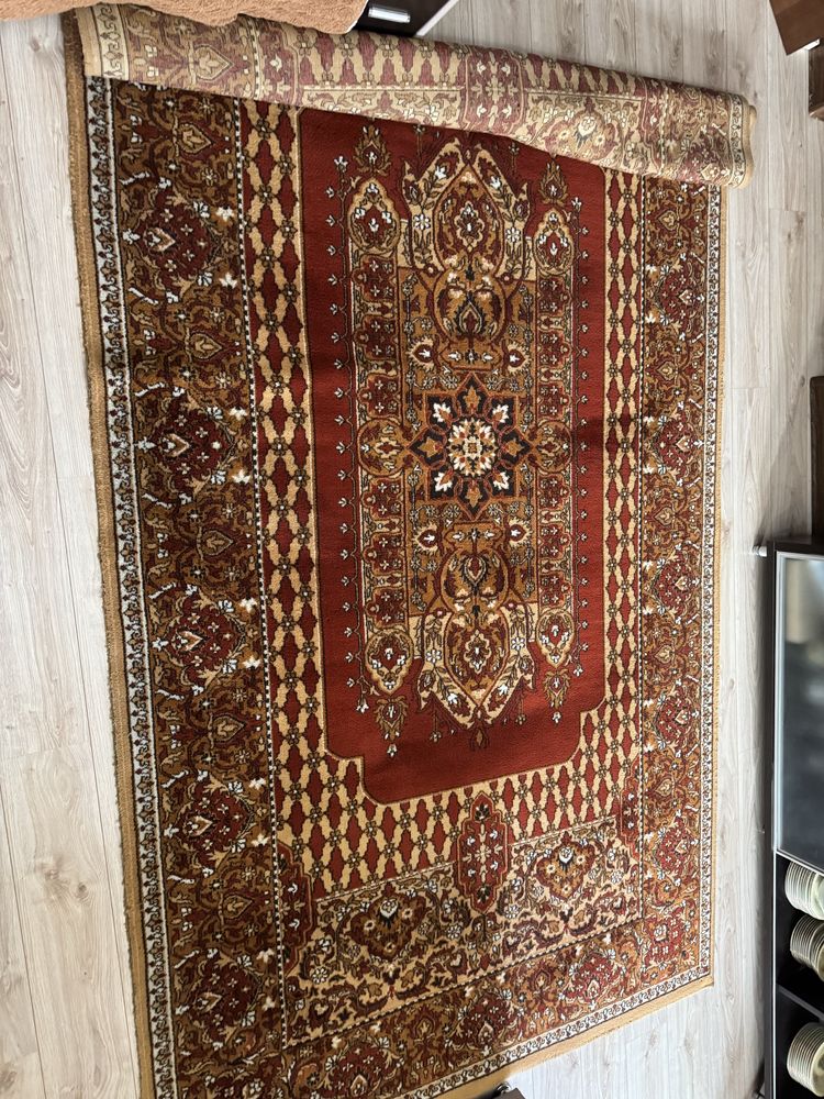 Продам шерстяной ковер 2х4