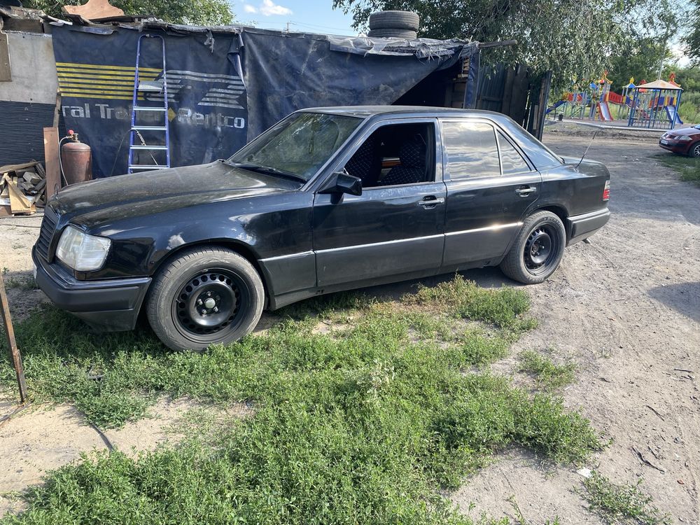 Продам мерс 124 2.2