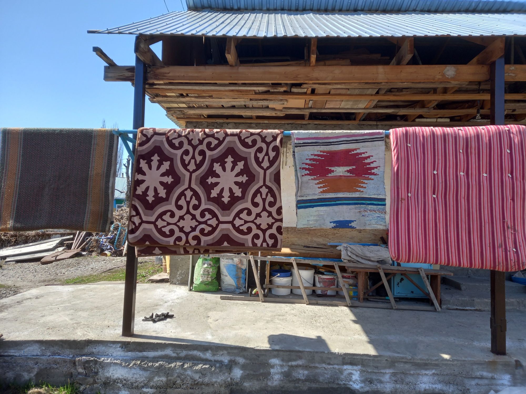 Продам Паласы,матрасы,губки