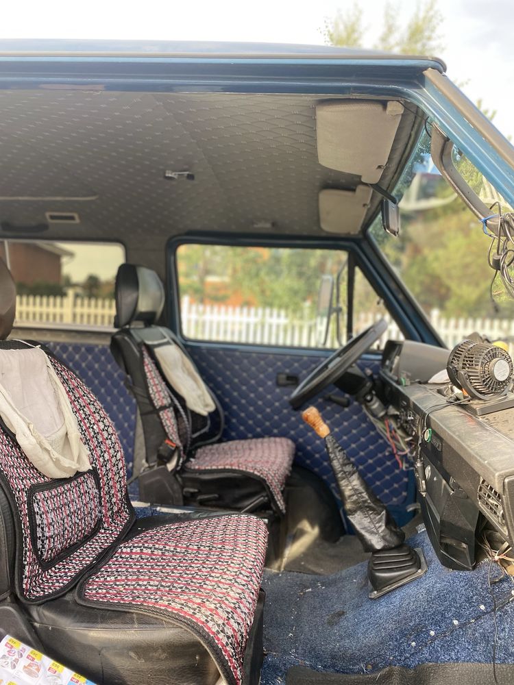 Продам :Volkswagen Caravelle 1983 г.
