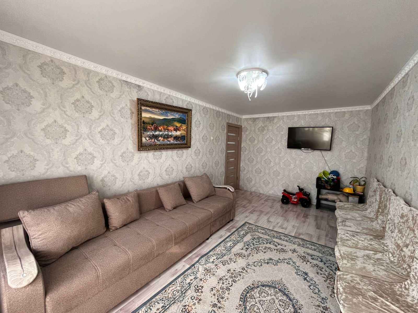 Продаётся 3-комнатная квартирa в Майкудуке в 15 мкр.: