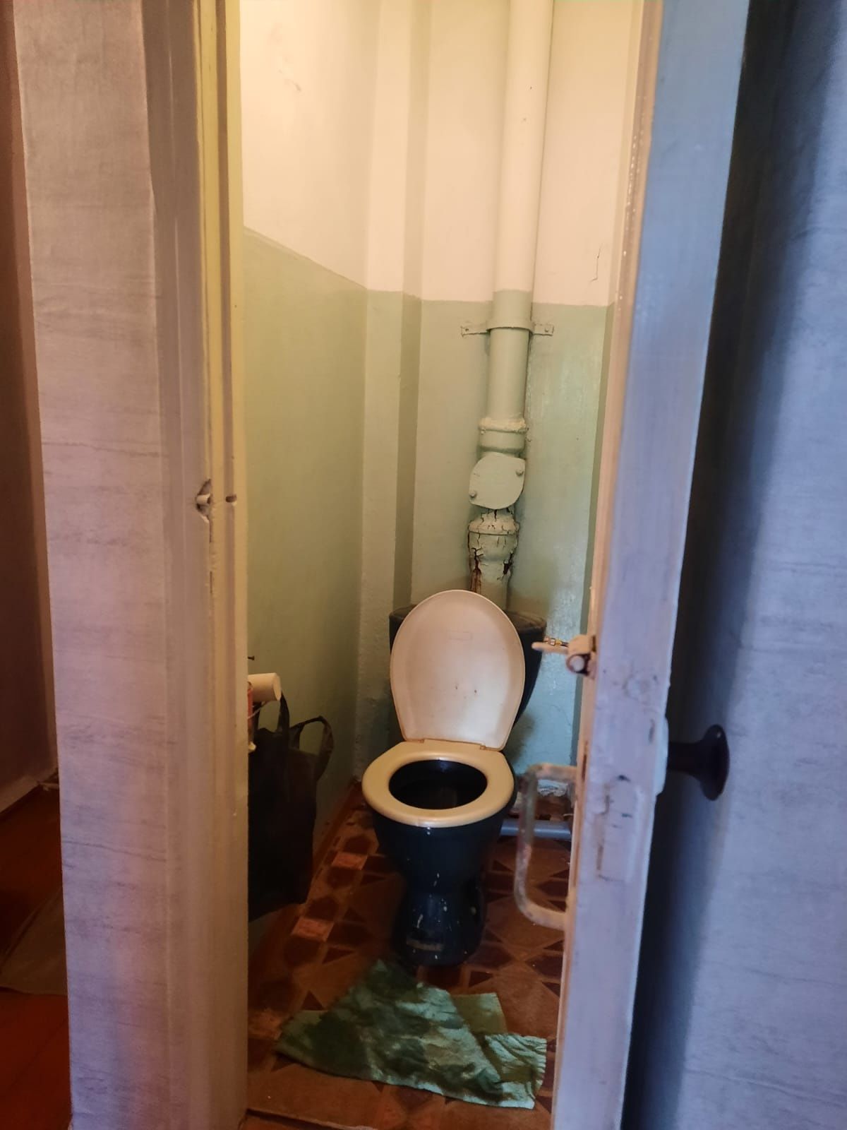 Продам 2 комнатную квартиру в центре