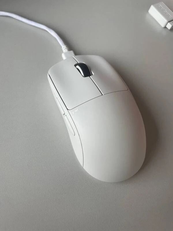 Pulsar v2x2 mini игровая мышь