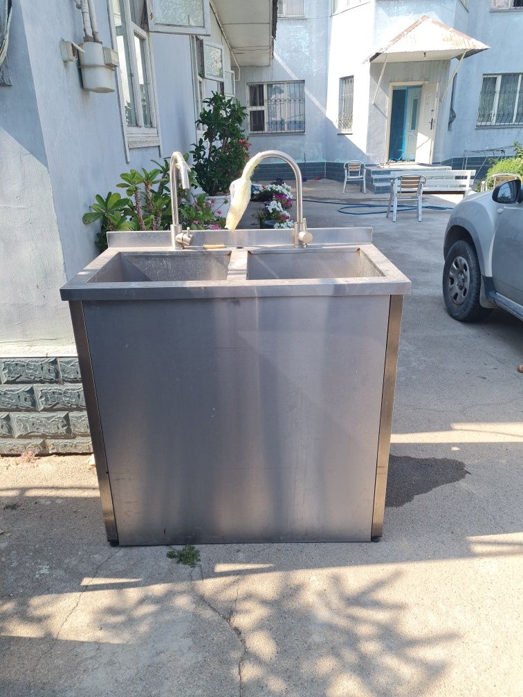 Мойка для кафе посуды