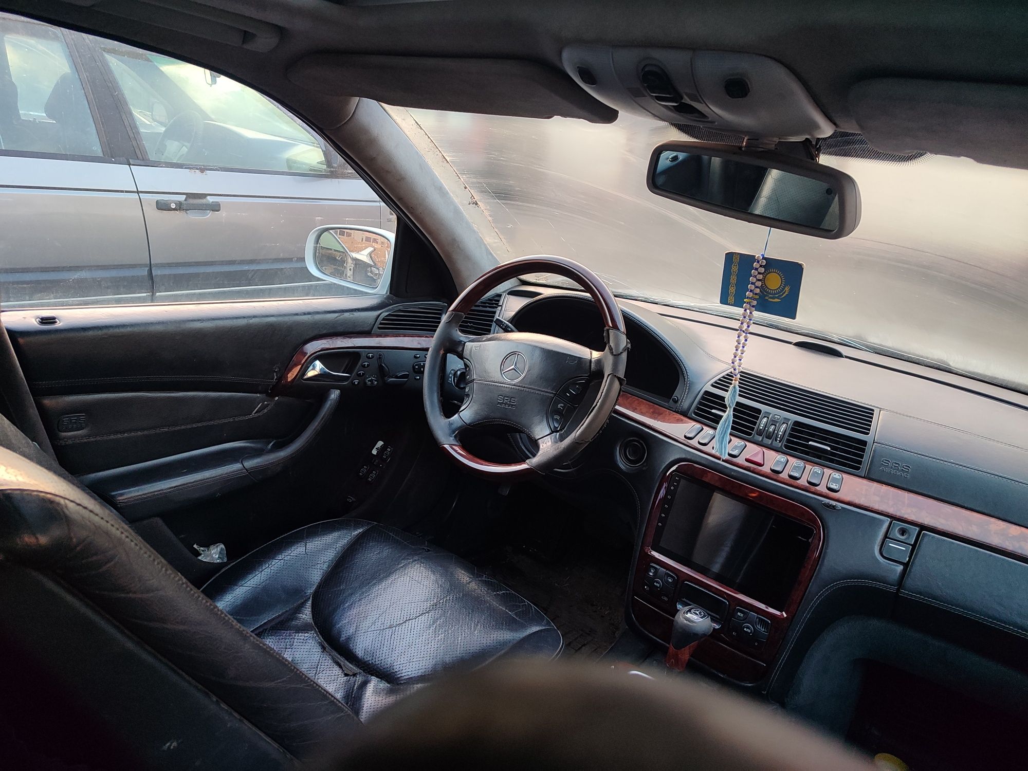 Запчасти на Мерседес W220