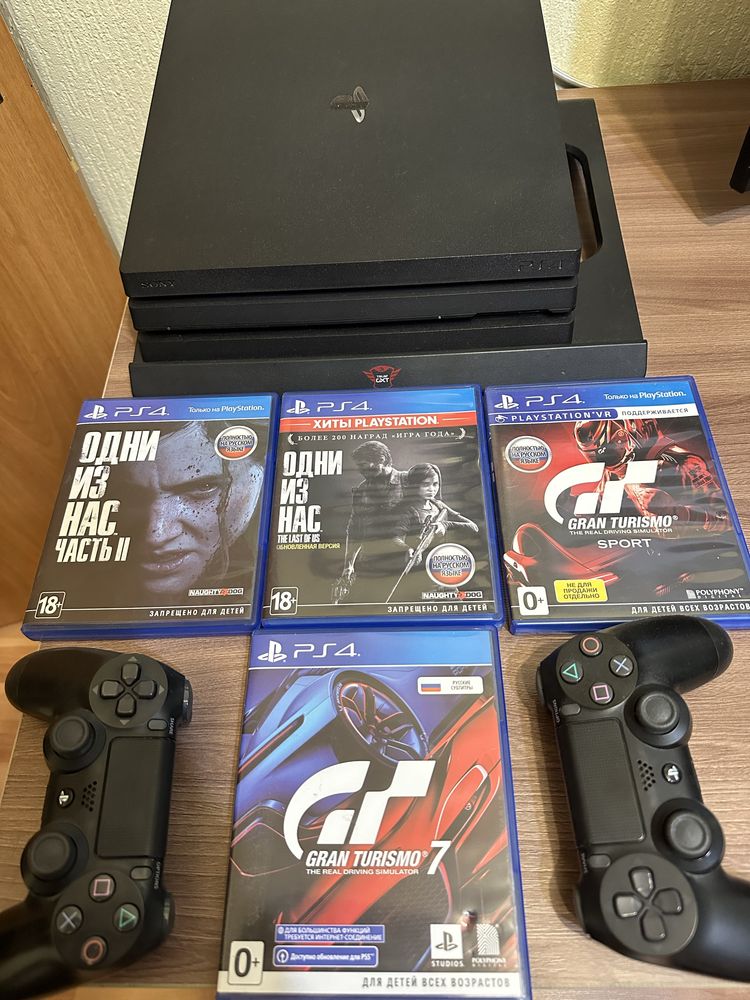 PS 4 Pro 1ti в отличном состоянии
