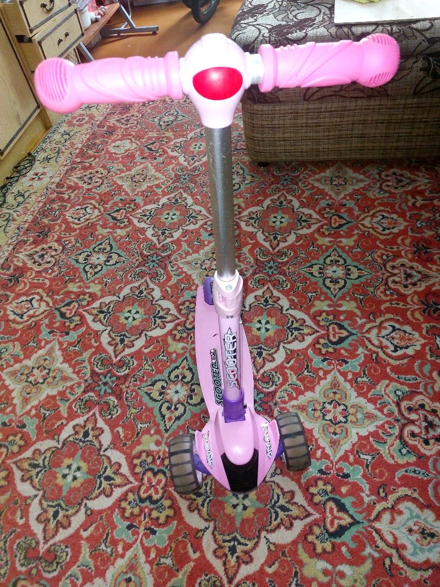 Продам самокат SCOOTER